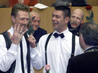 25 jaar homohuwelijk: zorgen om acceptatie en verharding debat