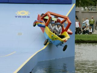 Te land, ter zee en in de lucht: wat is leuker dan iemand op z'n plaat te zien gaan?