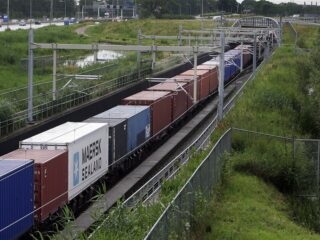 'Giftreinen' dwars door de woonwijk: 'Wij zijn de sjaak'