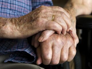 Steeds meer koppels kiezen voor duo-euthanasie: 'Ze leken samen in slaap te vallen'