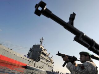 Podcast De Dag: varen door een onveilige Straat van Hormuz