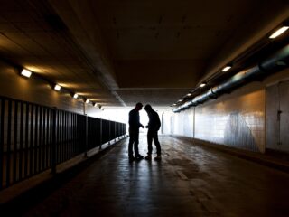 Podcast De Dag: hoe jonge jongens criminelen worden