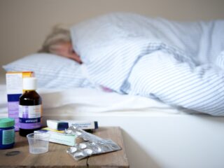 Waarom slaappillen niet de oplossing zijn: 'Erg ongezond, slaaptherapie is beter alternatief'