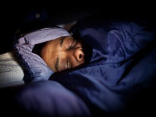 Slapen we echt steeds slechter? En wat kunnen we eraan doen?