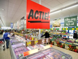 Stand.nl: 'Alle supermarkten moeten stoppen met stapelkortingen'