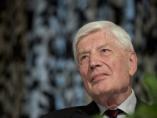 Oud-premier Van Agt vroeg koning om excuus aan Molukkers, tot nu toe niet gekomen