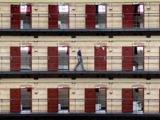 Zo gaat het eraan toe in de werkzaal van de gevangenis