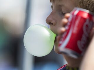 Nederland wil verkoopverbod op kauwgom met plastic: 'Als je het kunt vermijden, doe dat'