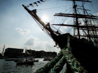 Grote drukte op het water: zo zorgen de loodsen van Sail voor een veilig verloop
