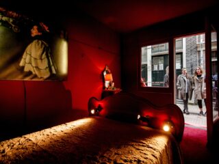 Vereniging van seksbedrijven wil actie tegen malafide escortbureau Nirvana