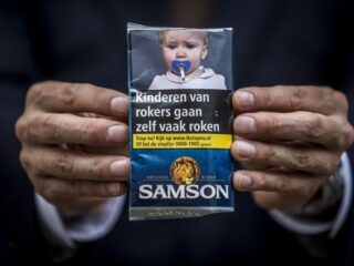 Stand.nl: 'Roken in de buurt van kinderen moet verboden worden'