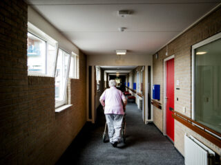 Wachtlijsten voor verpleeghuizen enorm gedaald: 'Niet te snel juichen'