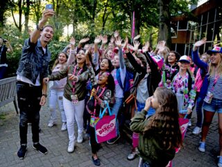 Kabinet wil commercieel vloggen met kinderen strafbaar stellen: 'Risico’s voor sociaal-emotionele ontwikkeling groot'