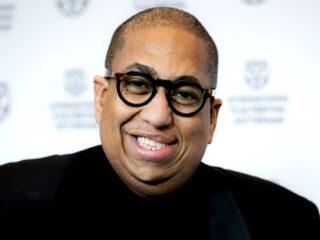 John Leerdam ontdekt confronterende familiegeschiedenis: 'Het maakt je nederig'