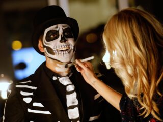 Waar komt de toename in het aantal enge Halloween creaties vandaan?