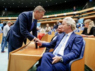 Oud-CDA-leider Buma kritisch op Wilders: 'Benut iedere millimeter buiten de afspraken'