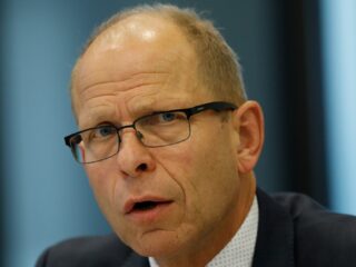 Scheidend OM-topman Van der Burg: beslissing over aanhouding Weski 'over een heleboel nachten ijs gegaan'