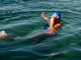 Haaienkooien en oververhitting: de fascinerende wereld van het openwaterzwemmen