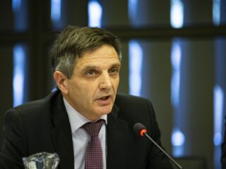 'Lonen moeten harder stijgen dan inflatie', bepleit hoogleraar Arnoud Boot