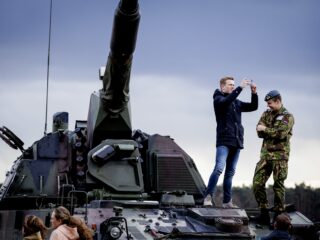 Wat als alle dienstplichtigen worden opgeroepen, zijn er dan genoeg spullen?