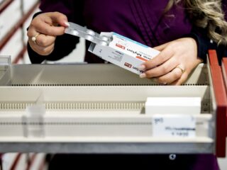 Zorgen over aanvullende zorgverzekering: 'Duizenden euro's aan extra kosten'