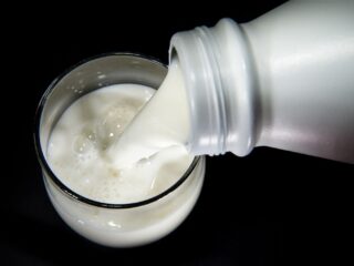 Hoe je de kans op kanker vermindert met voeding: 'Eén glas melk per dag helpt al'