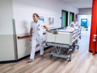 FNV wil goedkoop huis voor starters in de zorg: 'Terug naar de verplegersflat'