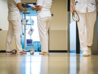 Verpleegkunde verliest populariteit op HBO en MBO: forse daling in nieuwe studenten