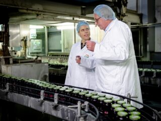 Wat is beter: groente uit blik, glas of stazak?