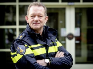 Politiechef Rotterdam Westerbeke: 'Explosie Capelle aan den IJssel geen verband met eerdere aanslagen Rotterdam'