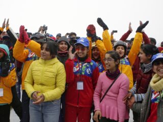Zonder sneeuw geen spelen: de Himalaya kleurt groen