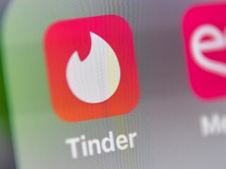 Tinder bestaat vandaag 11 jaar: 'We swipen vooral als tijdverdrijf'