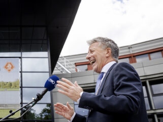 'Er wordt geslijmd, geslikt en gevleid', zegt Rob Jansen over de transferwereld