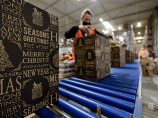 Stand.nl: 'Niet zeuren over kerstpakketten!'