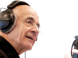 Frits Spits viert 50-jarig radiojubileum: 'Ik ben een geluksvogel'