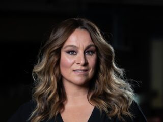 Een jaar na het overlijden van haar vader, denkt Trijntje Oosterhuis nog elke seconde aan hem