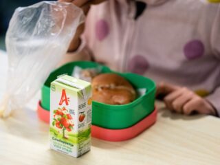 100 miljoen belastinggeld voor schoollunches? 'Dat worden alleen maar ongezonde maaltijden'