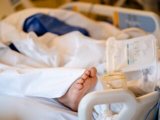 Onderzoeker ging langs bij 32 Nederlanders met minimaal bewustzijn: 'Vaak hele jonge mensen'