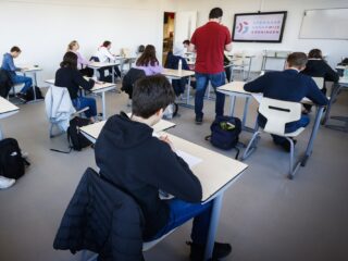 Gebedsruimtes op openbare scholen? 'We zijn een school, geen gebedshuis'