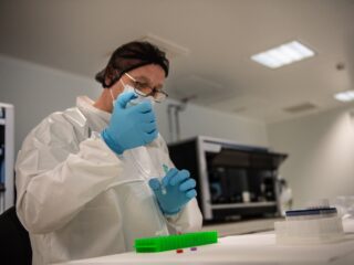 Je DNA laten testen op ziektes of aandoeningen: hoe betrouwbaar is dat?