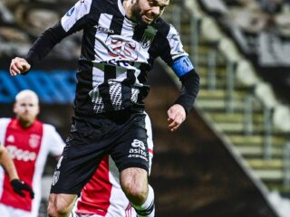 Er wordt nog altijd gekopt in het voetbal: 'Soms tien procent meer kans op dementie'