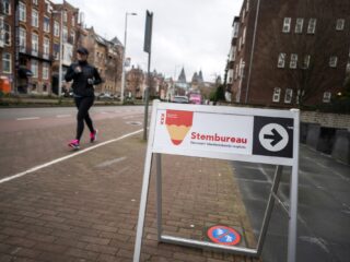Moeten media terughoudender zijn als het gaat om politieke peilingen?
