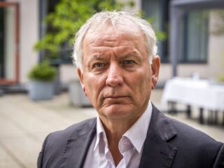 Politievoorman Struijs maakt zich grote zorgen: politiemensen steeds vaker bedreigd achter eigen voordeur