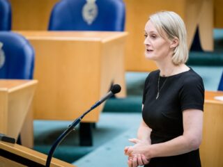 'Twitter bepaalt ons maatschappelijk debat met een verdienmodel gebaseerd op tegenstellingen'