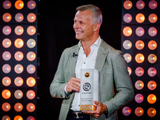 Björn Kuipers werkt mee aan aanpassing van buitenspel: 'Gaan volgend jaar testen'