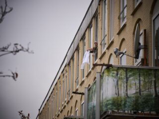 Oplichting en onderverhuur van kleine ruimtes: sociale huur blijkt illegaal verdienmodel