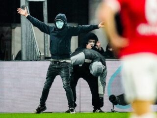 Stand.nl: 'Wangedrag van voetbalsupporters moet veel harder worden aangepakt'
