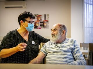 Stand.nl: 'We moeten alert blijven op corona'