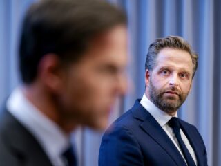 Kopstukken corona onder ede gehoord in mei 2026: 'Zullen aantal namen voor de hand liggen'