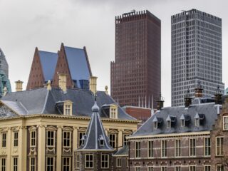 Waarom we makkelijk een miljard kunnen bezuinigen op onze overheid